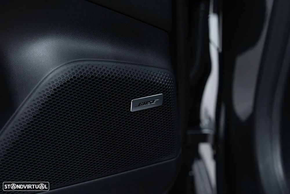 Porsche Macan Electric 4 - 58