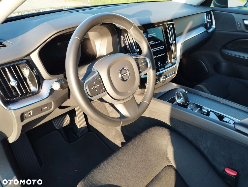 Volvo V60 B3 B Momentum - 25
