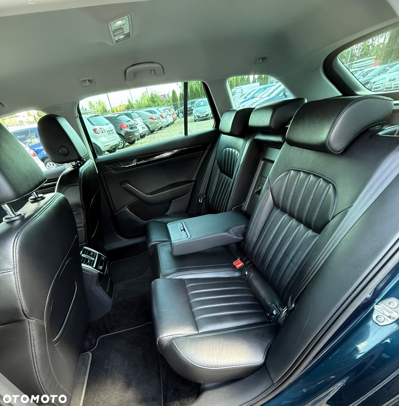 Skoda Superb 2.0 TDI DSG L&K - 13