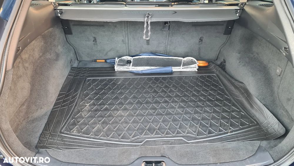 Volvo XC 60 D5AWD Ocean Race - 37