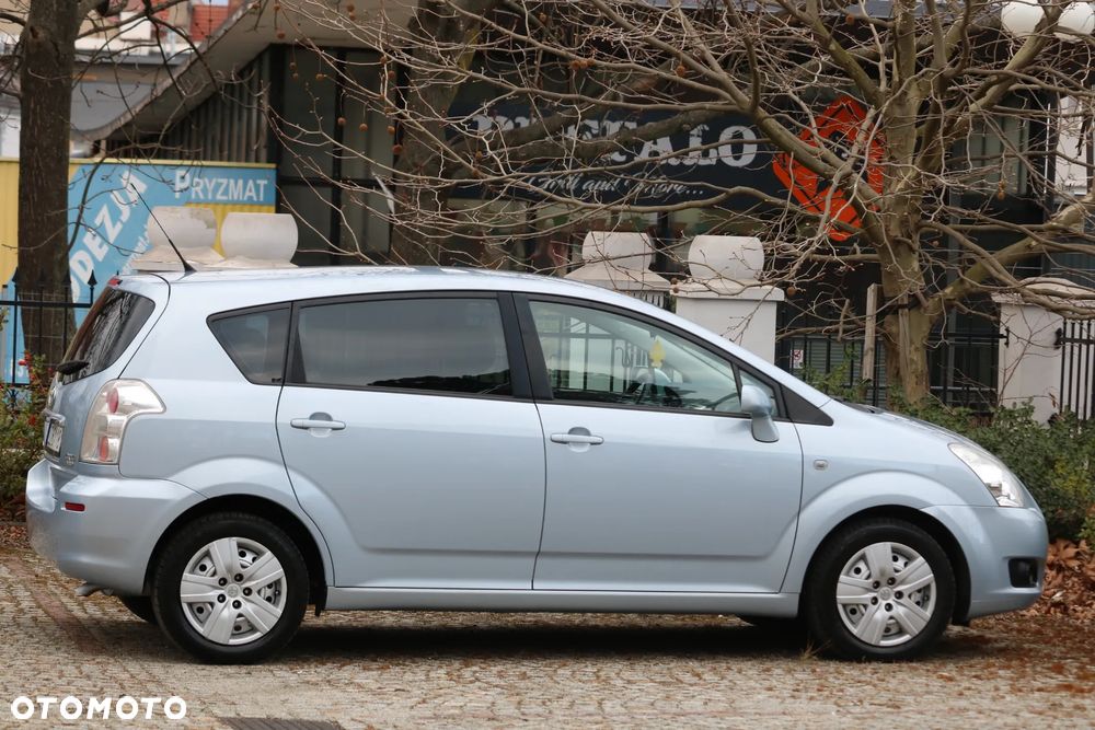 Toyota Corolla Verso - 4