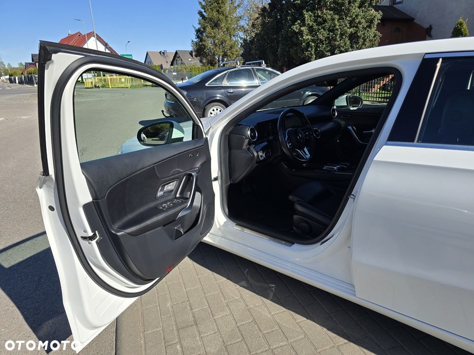 Mercedes-Benz Klasa A 180 d 7G-DCT - 32