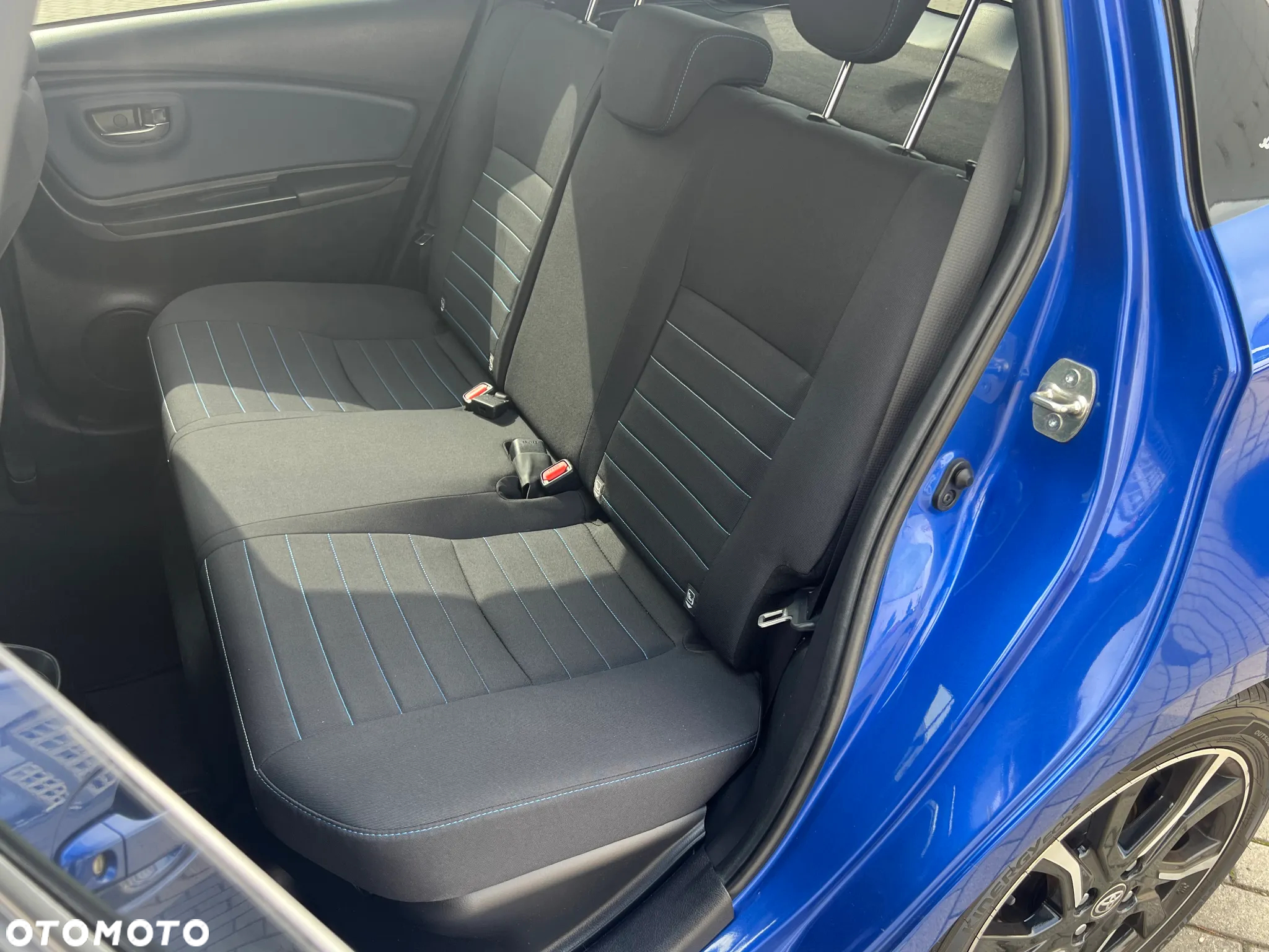 Toyota Yaris Hybrid 100 Selection Platinum - 13