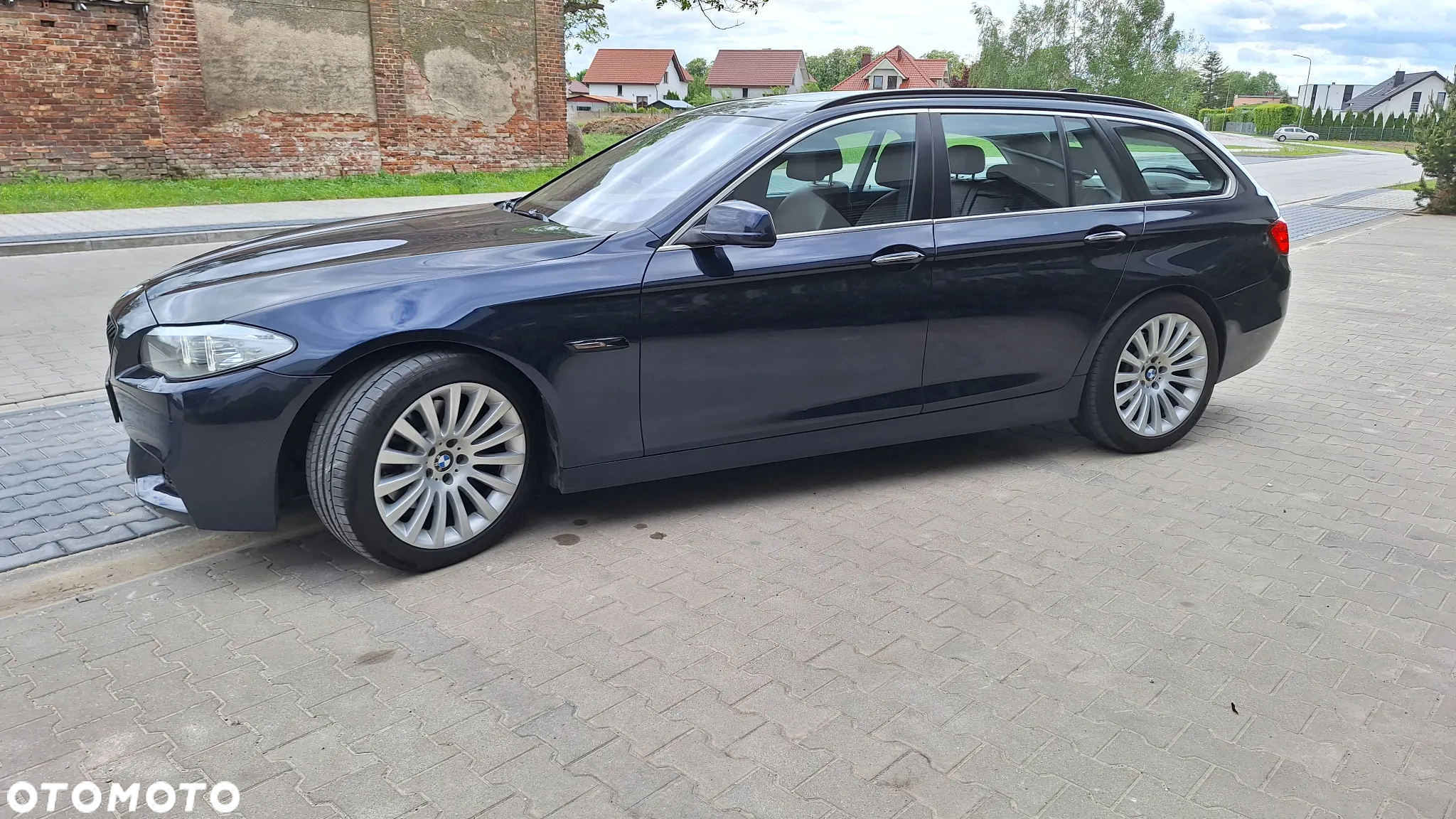 BMW Seria 5 525d Touring - 36