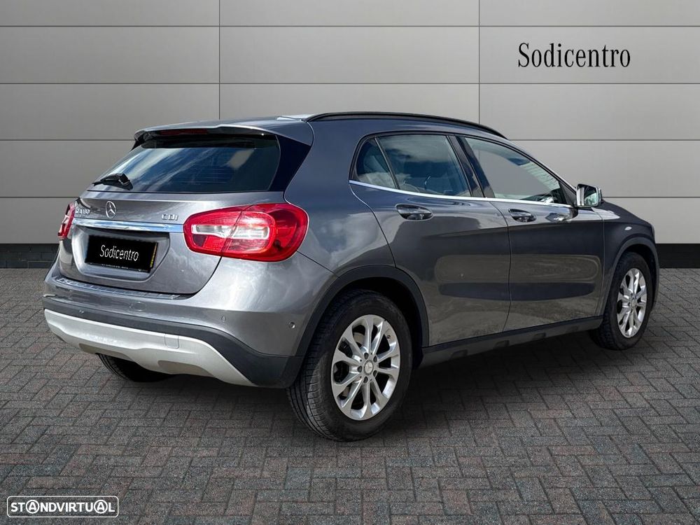 Mercedes-Benz GLA 180 CDI Style - 4