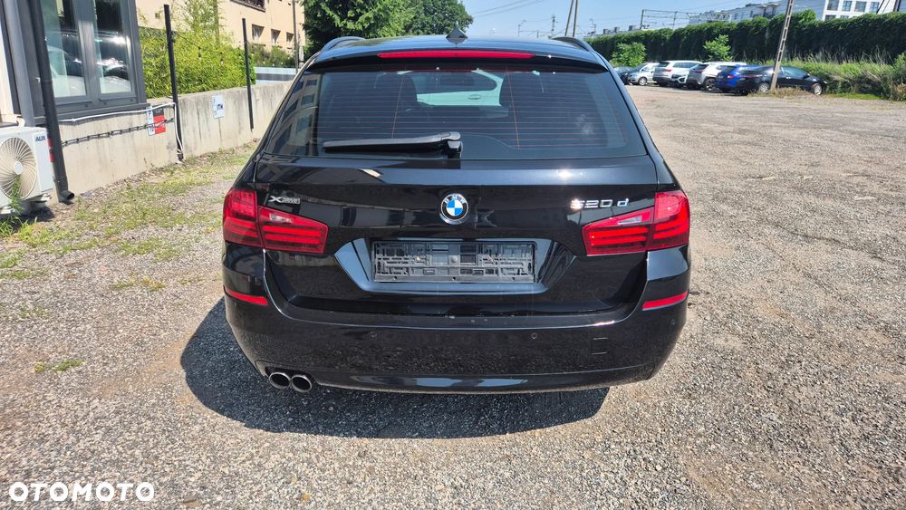 BMW Seria 5 520d xDrive - 4