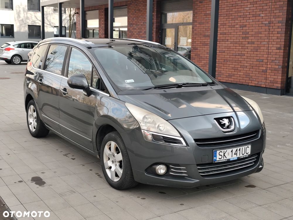 Peugeot 5008 1.6 HDi Family 7os - 8