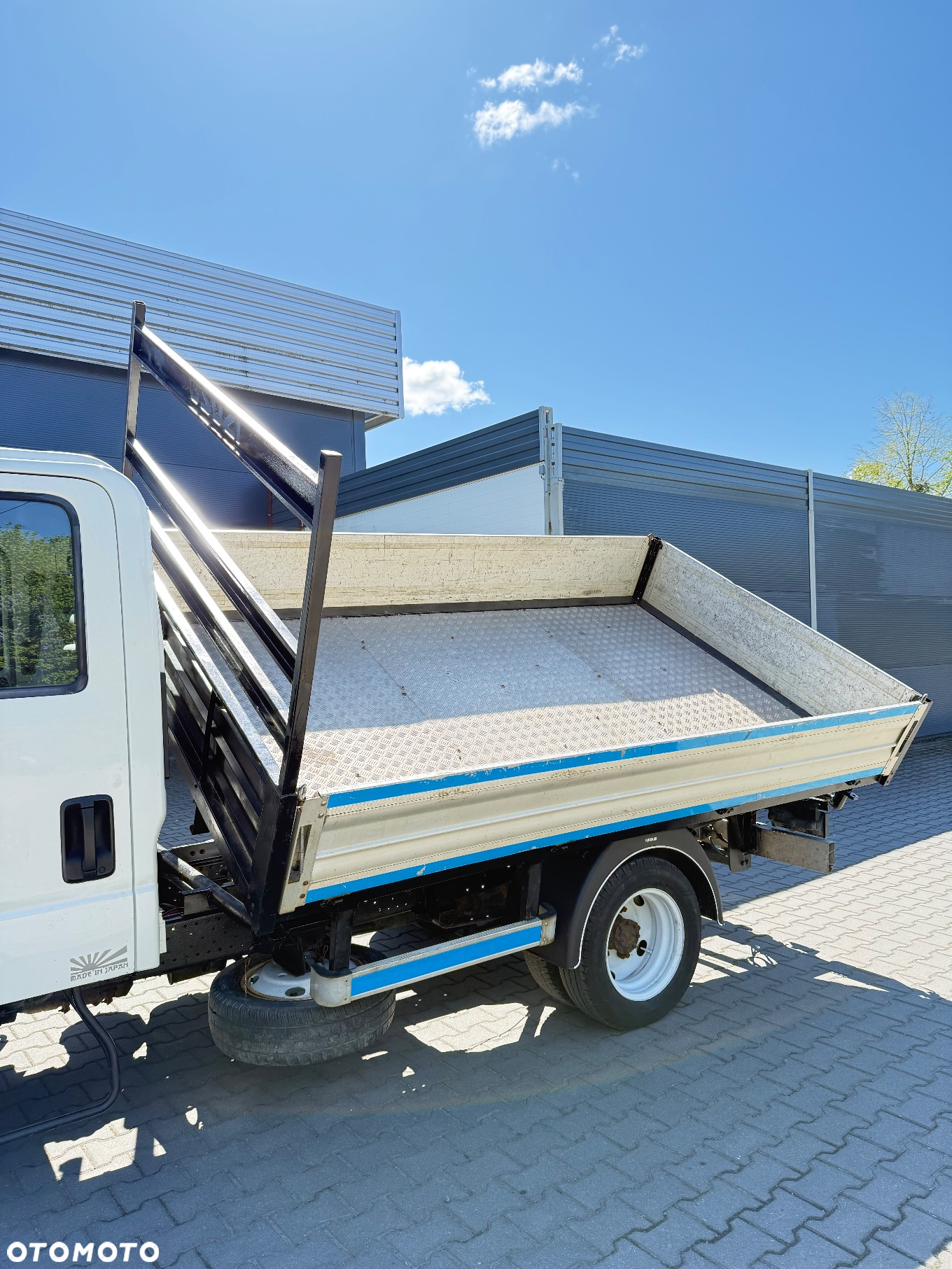 Isuzu N35 - 21