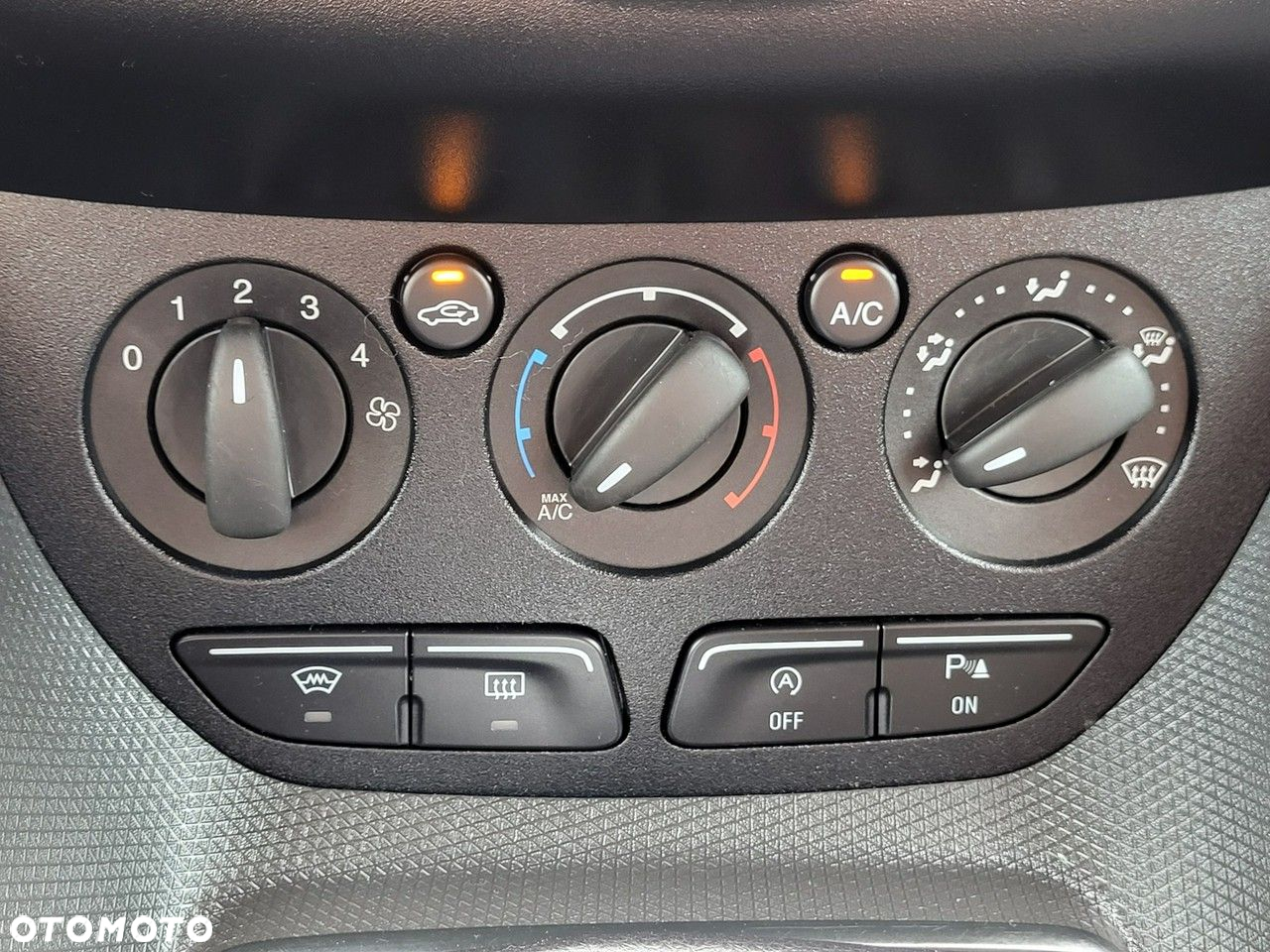 Ford Transit Connect - 31