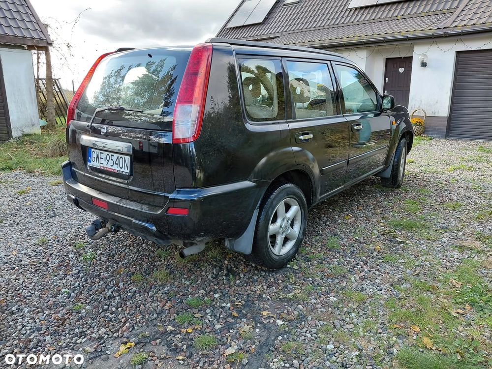 Nissan X-Trail 2.0 Luxury - 4