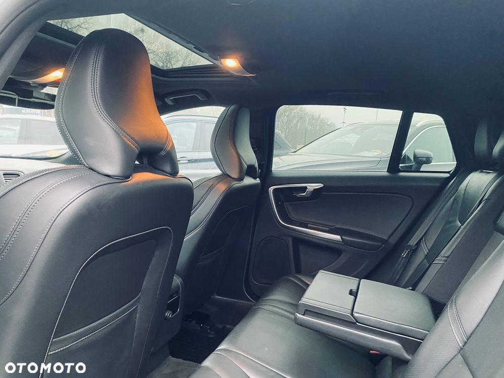 Volvo V60 D4 Geartronic R-Design - 8