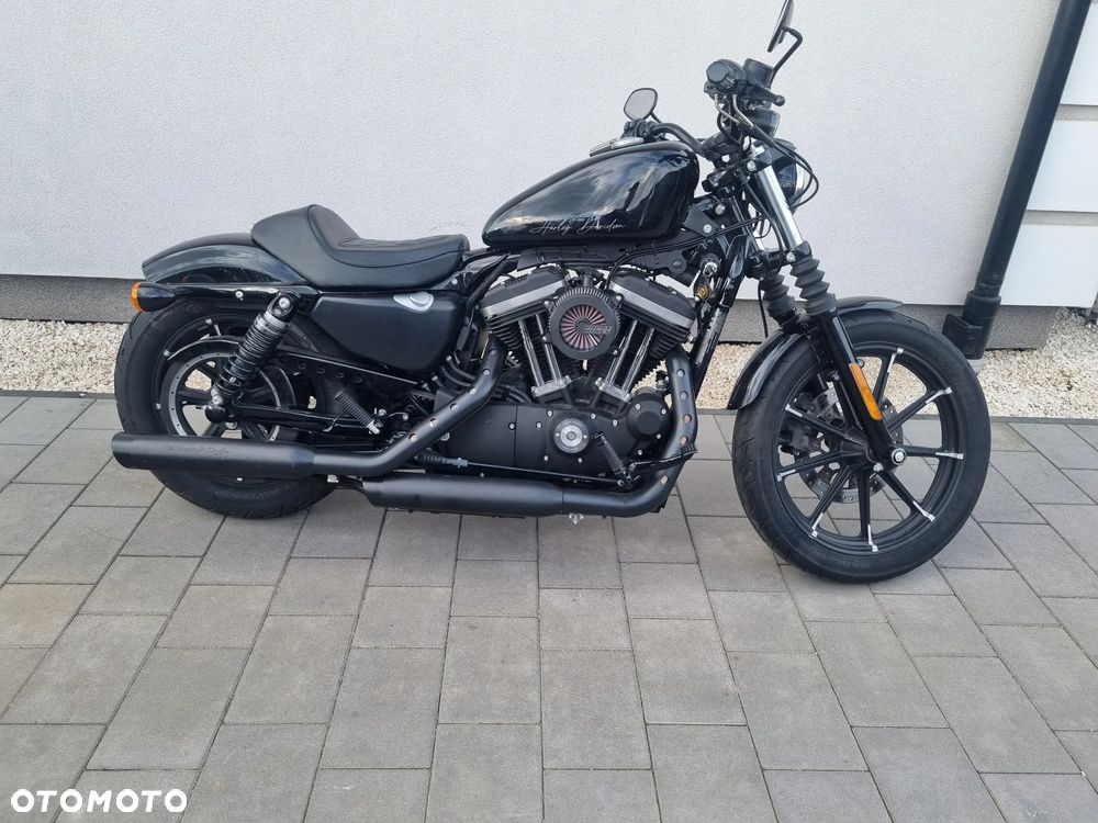 Harley-Davidson Sportster Iron 883 - 10
