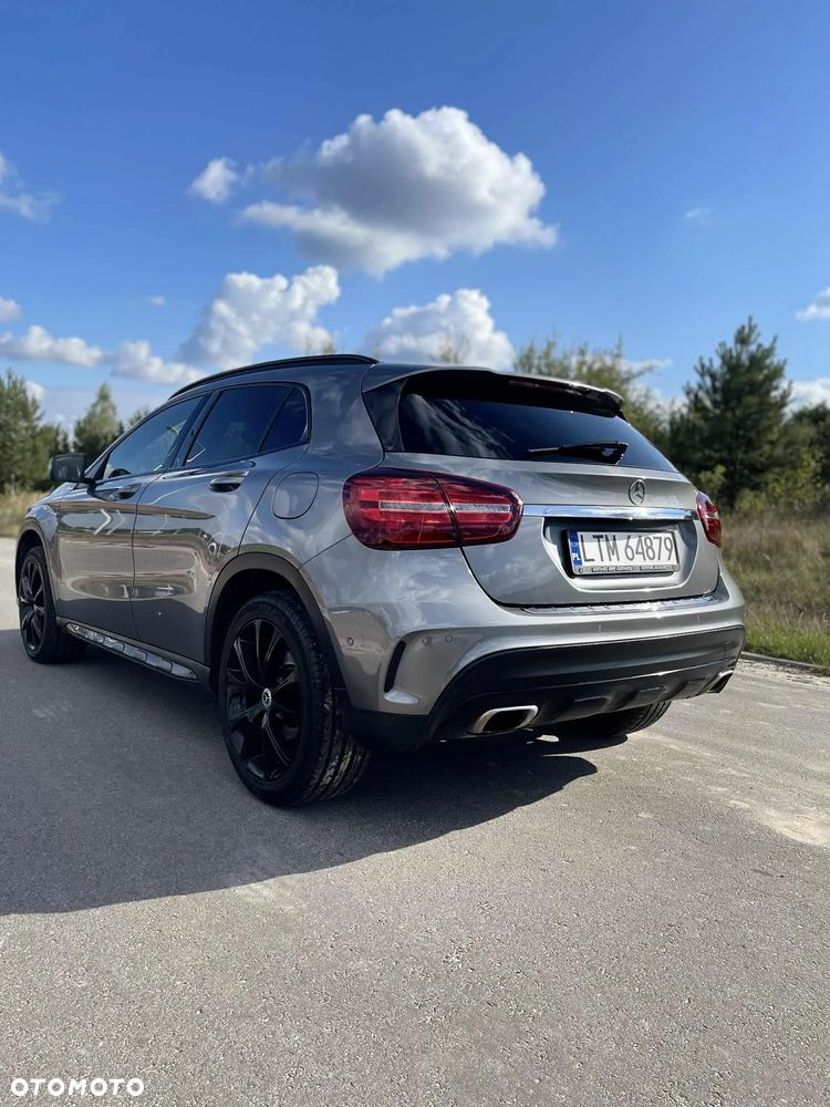 Mercedes-Benz GLA 200 7G-DCT - 10