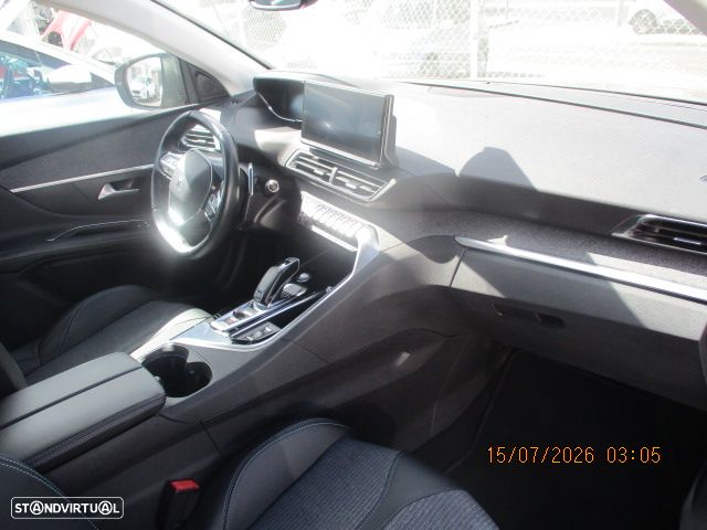 Peugeot 3008 1.5 BlueHDi Active Pack — fotografia 8
