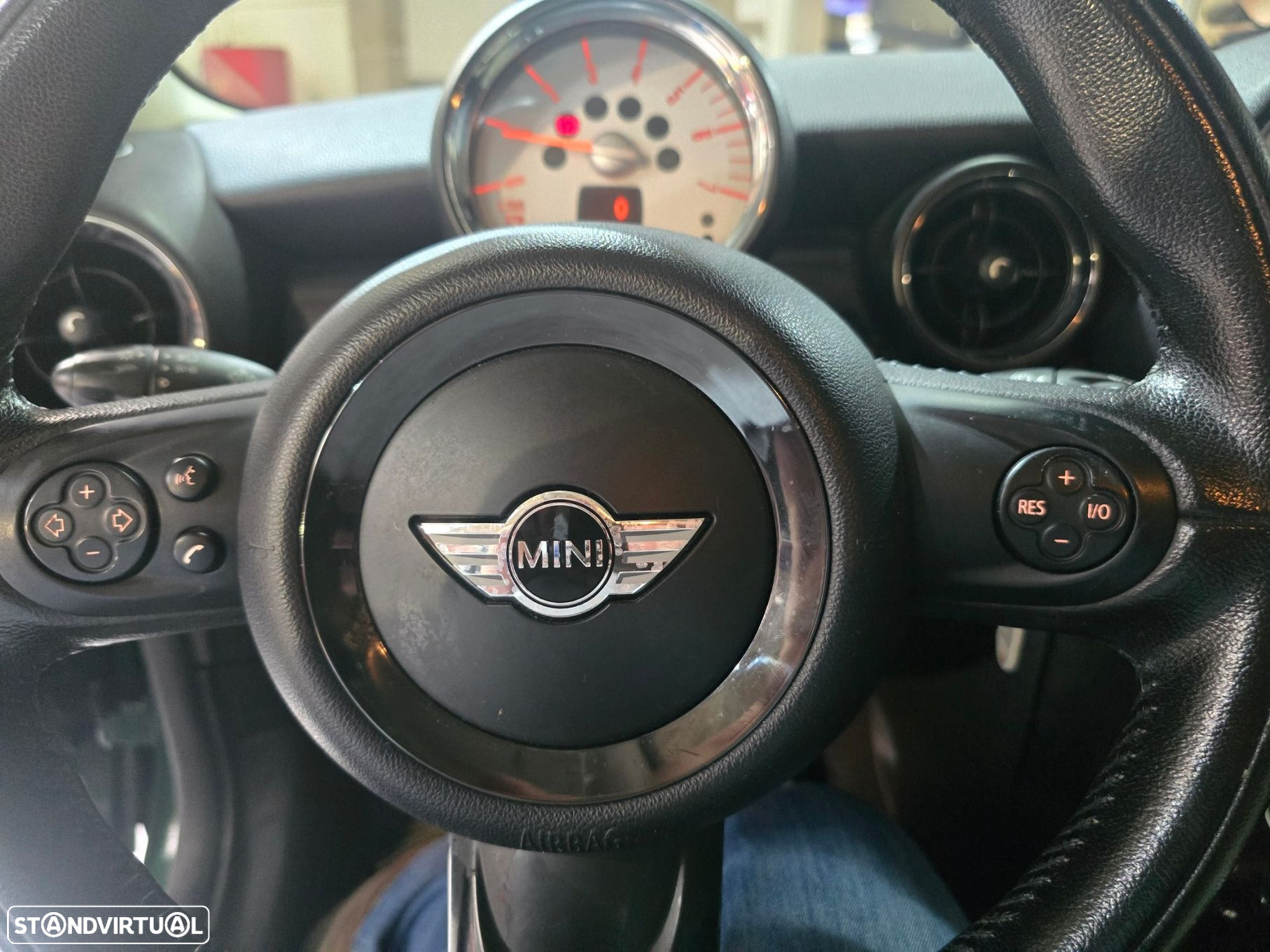 MINI 3 Portas One D - 14