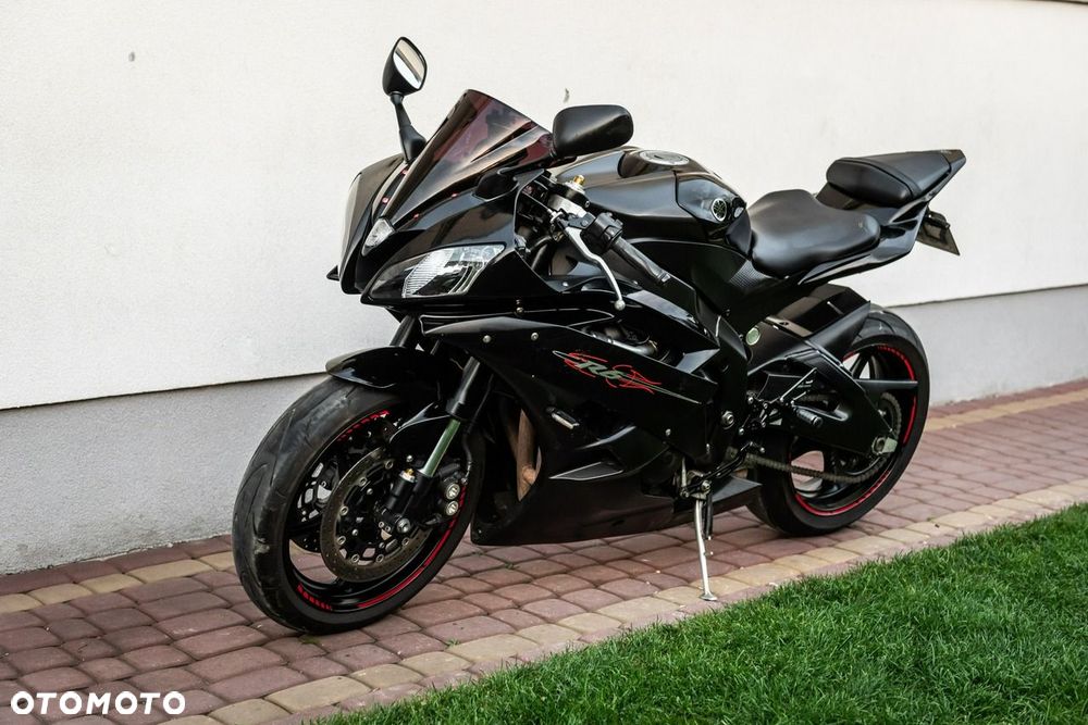 Yamaha R6 - 6