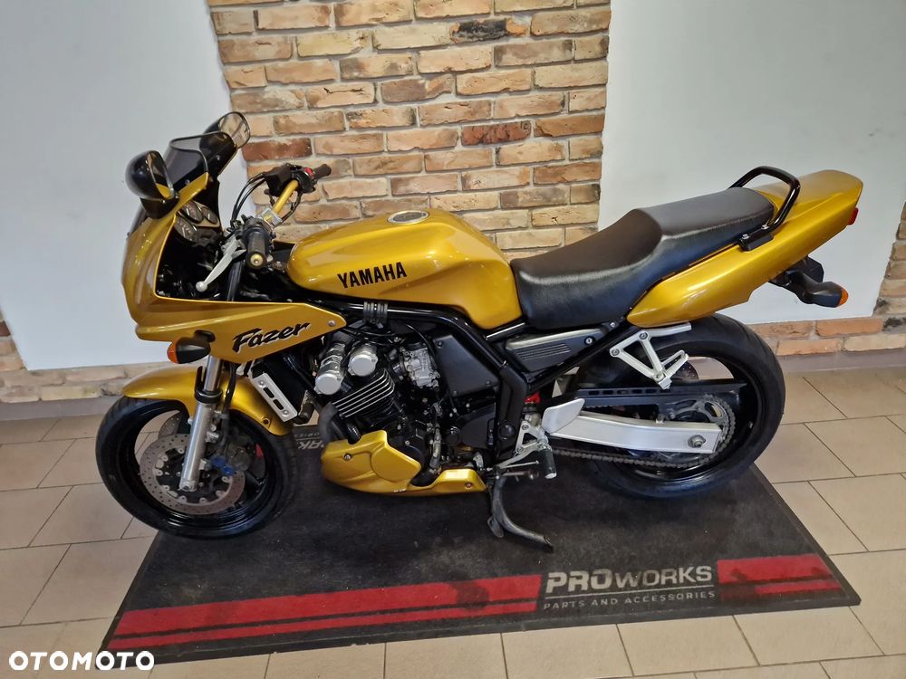 Yamaha FZS - 7