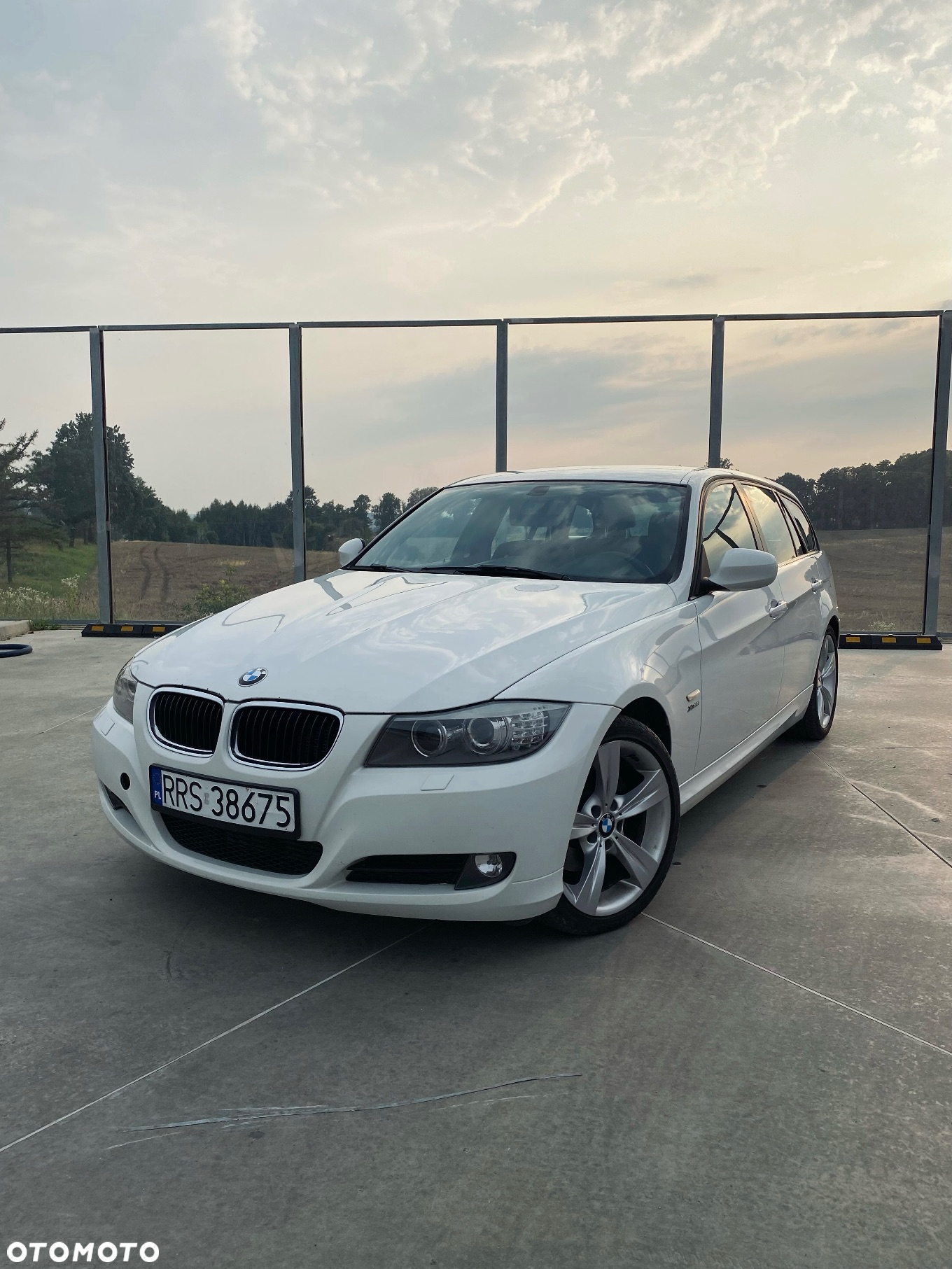 BMW Seria 3 320d Touring xDrive - 4