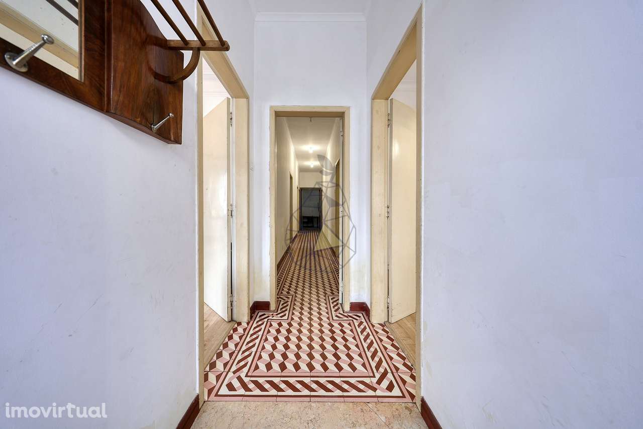 Oportunidade Única de Investimento: Prédio de Charme no Coração de Por - Grande imagem: 4/44