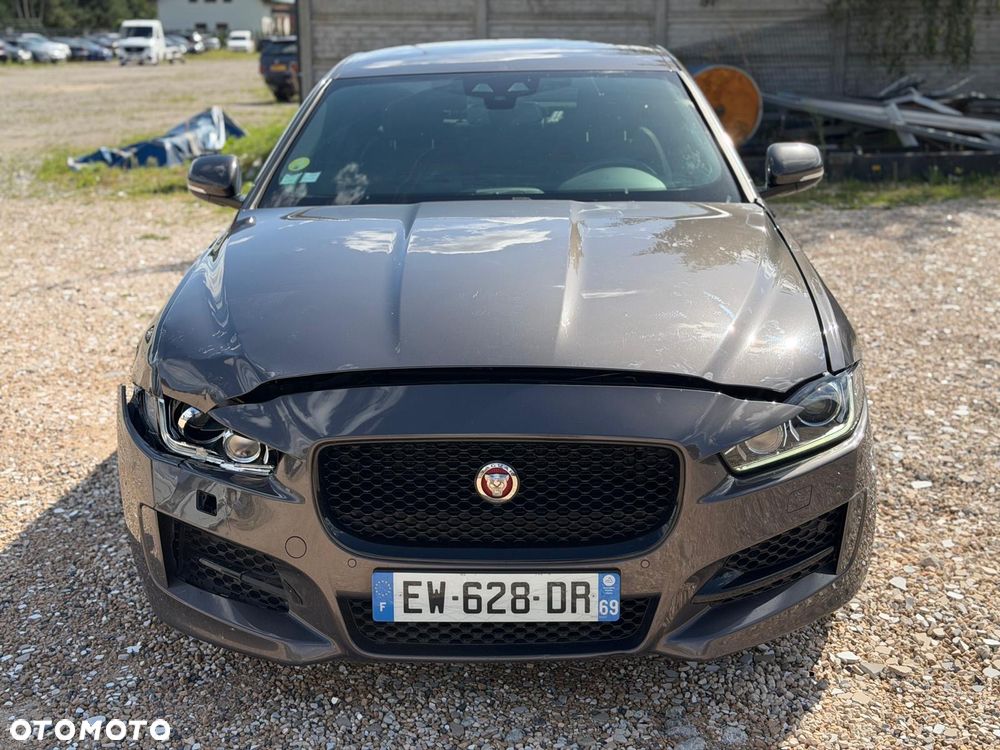 Jaguar XE 2.0 D R-Sport - 2