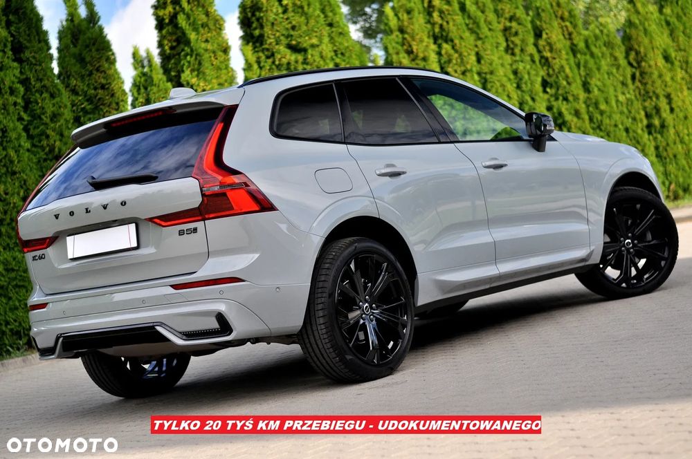 Volvo XC 60 B5 B AWD Plus Dark - 2
