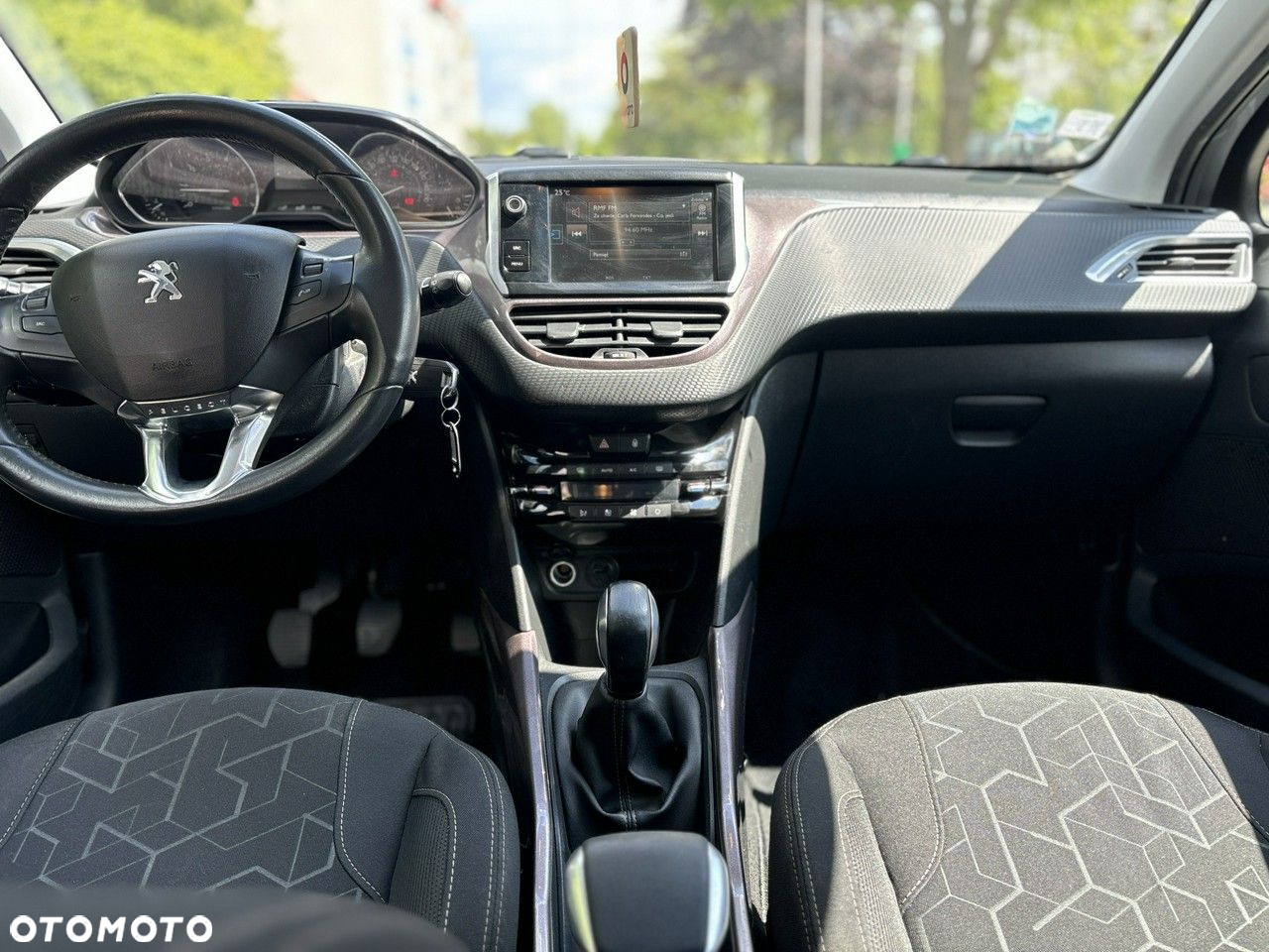 Peugeot 2008 - 9