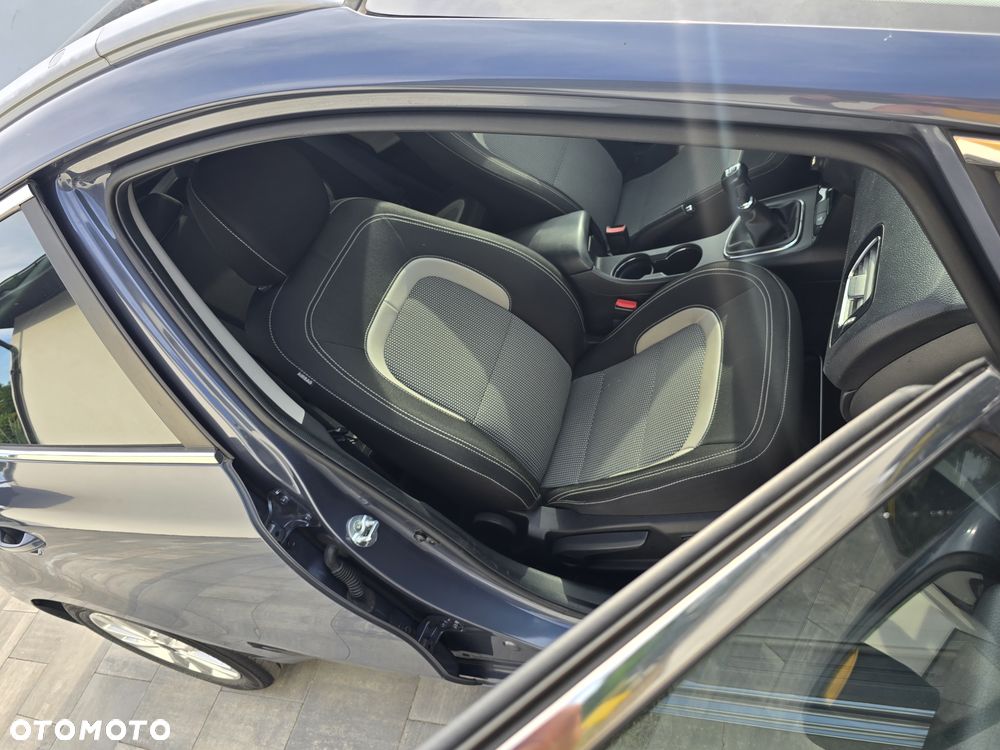 Kia Ceed 1.6 GDI Dream Team Edition - 28