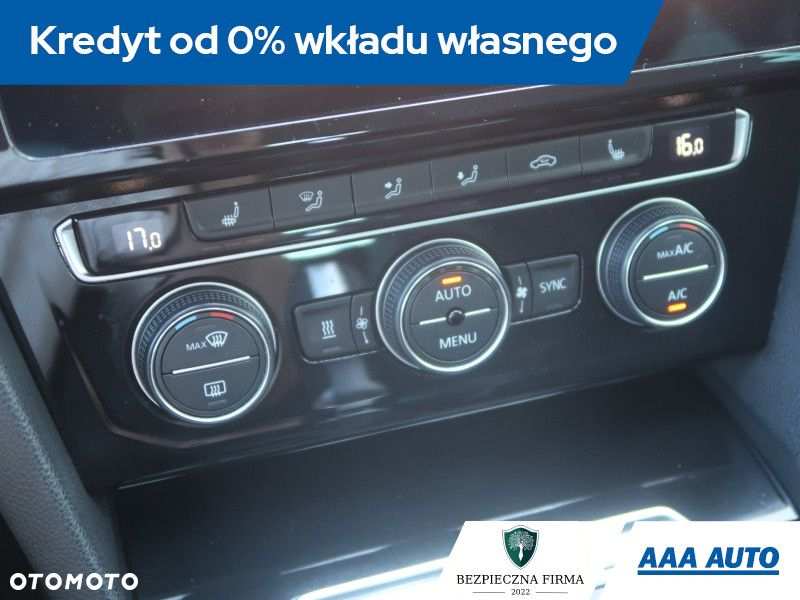 Volkswagen Passat - 13