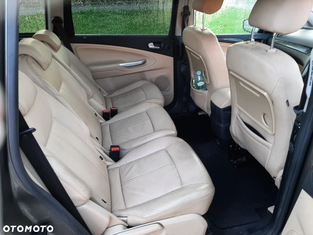 Ford Galaxy - 14