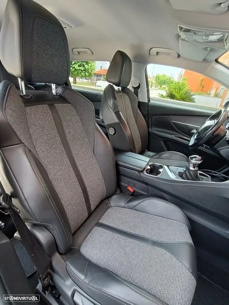 Peugeot 5008 - 17