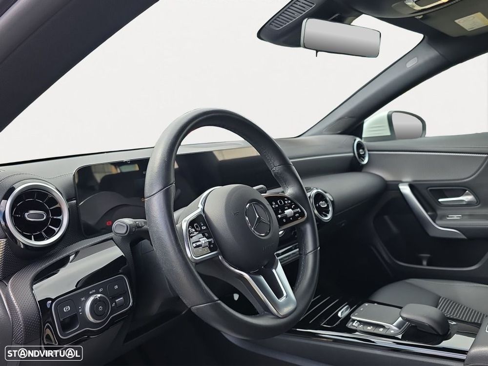 Mercedes-Benz CLA 180 - 11