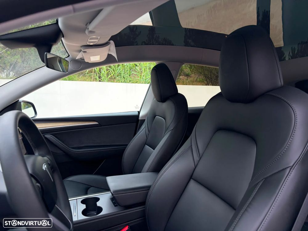 Tesla Model Y Standard - 14