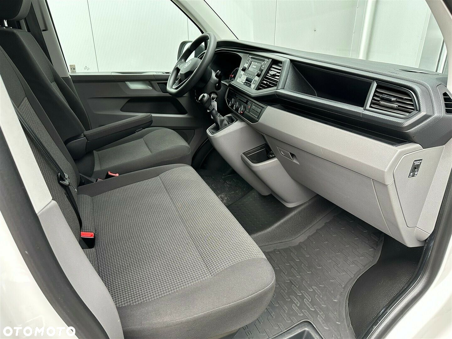Volkswagen Transporter T6.1 FURGON 2.0 TDI 150KM - 6