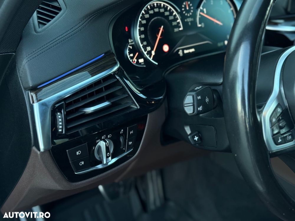 BMW Seria 5 530d xDrive Aut. - 17