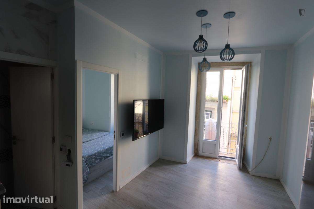 Apartamento com 1 quartos - localizado em Lisbon - Grande imagem: 2/11