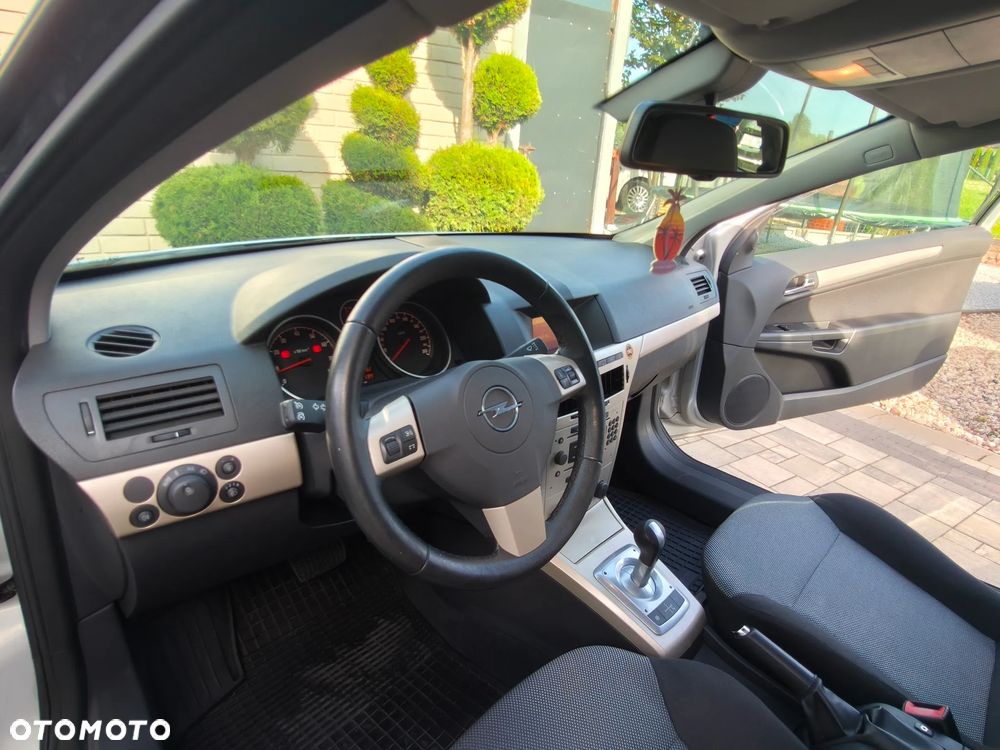 Opel Astra 1.6 111 EasyTronic - 32