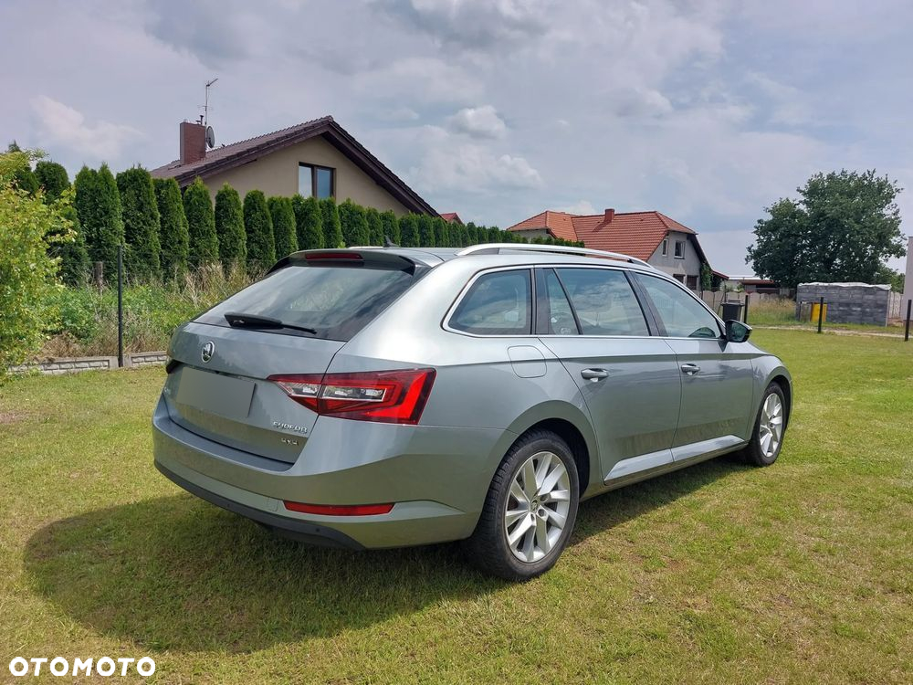 Skoda Superb 2.0 TDI 4x4 Ambition - 3