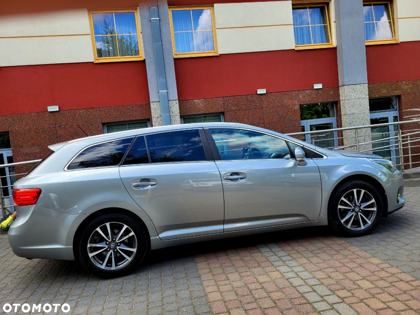 Toyota Avensis - 2