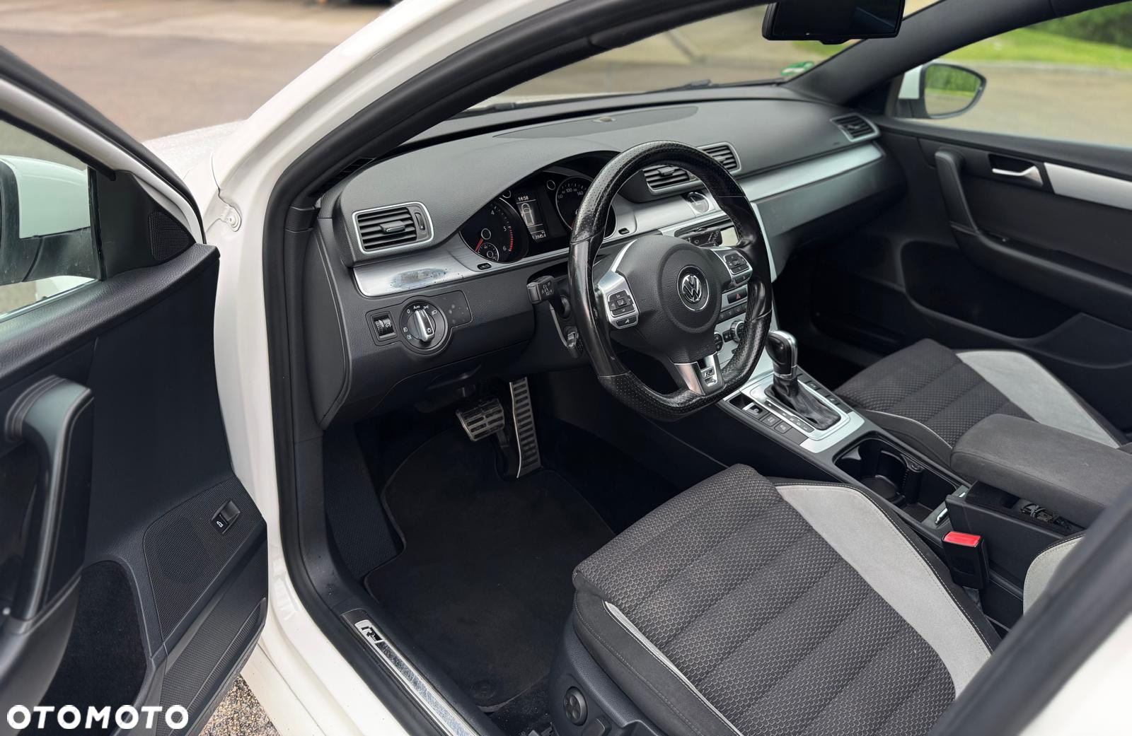 Volkswagen Passat 2.0 TDI Highline R-Style DSG - 30