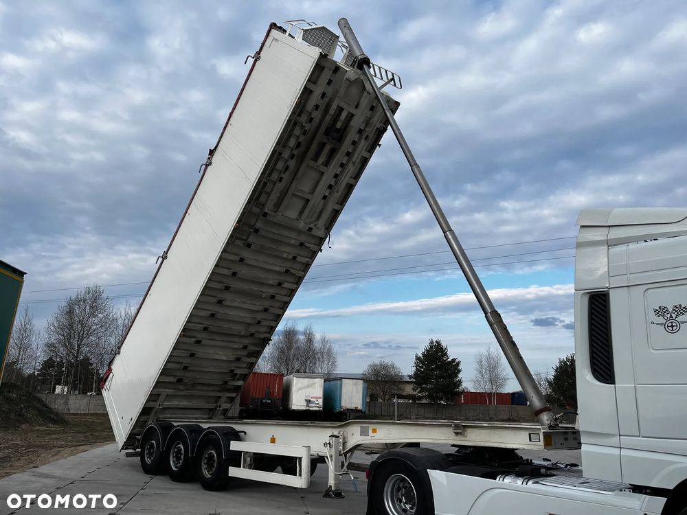 Benalu 52m3 SPROWADZONA Z FRANCJI /CAŁA ALUMINIOWA/OSIE SAF/OŚ PODNOSZONA/LEKKA/LEKKO USZKODZONY BOK - 2