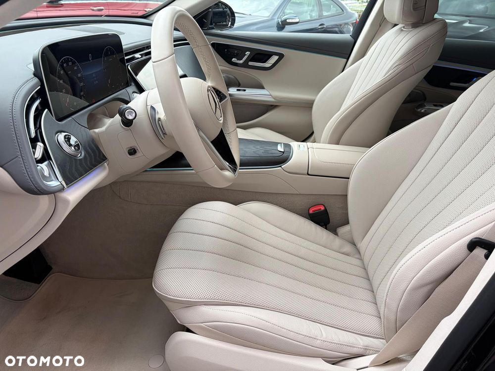 Mercedes-Benz Klasa E 220 d mHEV 4-Matic Exclusive 9G-Tronic - 16