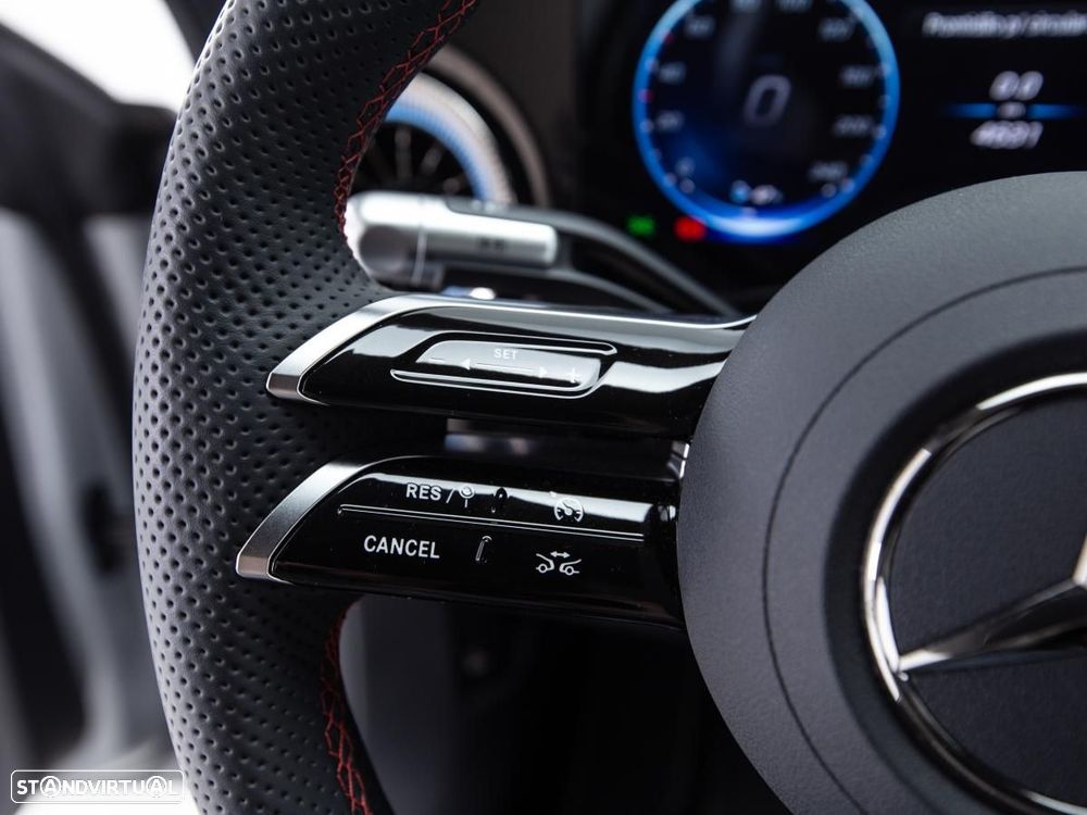 Mercedes-Benz CLA 350 EQ 4Matic - 27