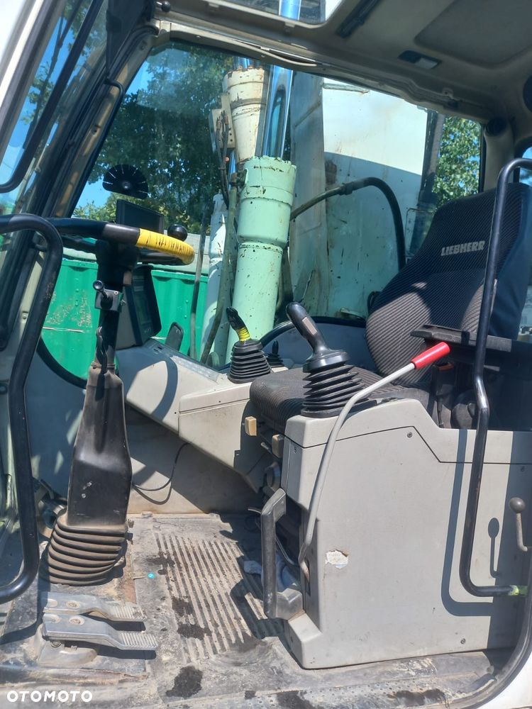 Liebherr A904C ROK 2004 PODPORY PLUG 1 WLASCICIEL 21ton - 21