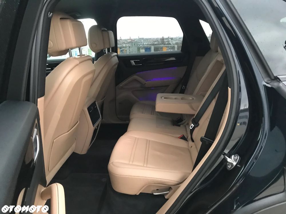 Porsche Cayenne Platinum Edition - 22