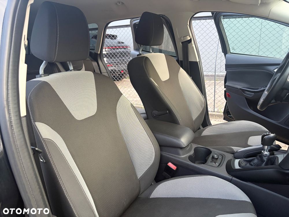 Ford Focus 1.6 EcoBoost Trend - 17