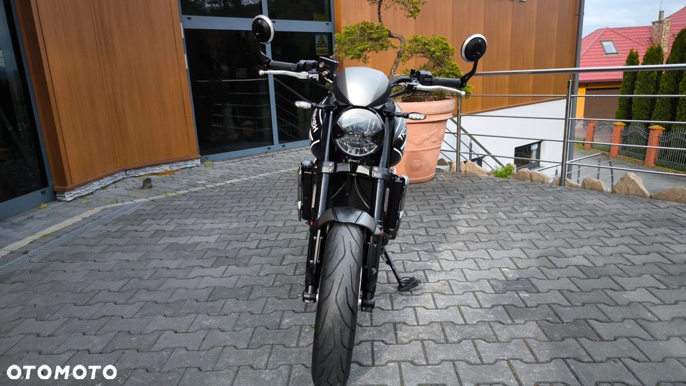 Triumph Trident - 7