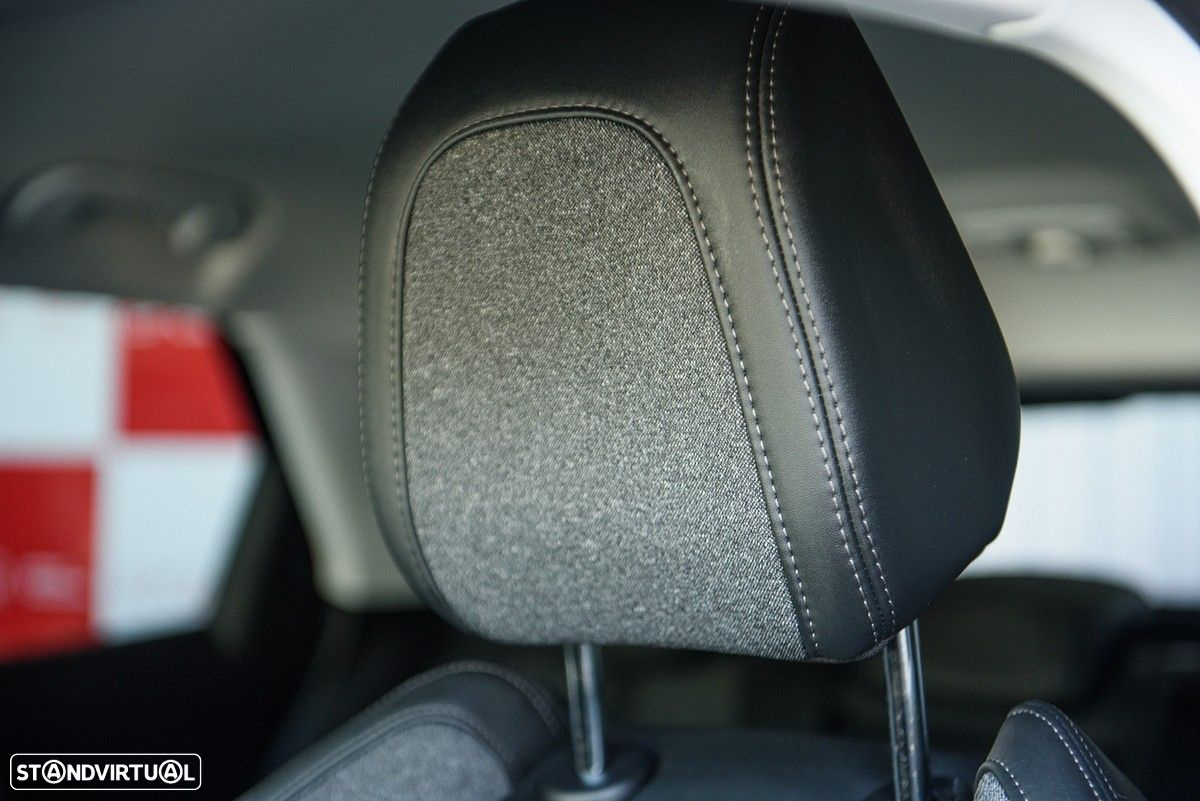 Peugeot 3008 1.2 PureTech Allure Pack EAT8 - 28