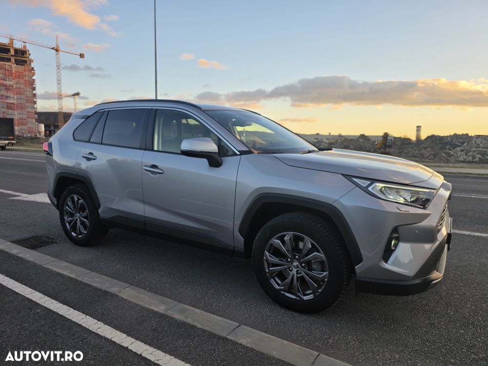 Toyota RAV4 2.5 4x4 Hybrid Team Deutschland - 1