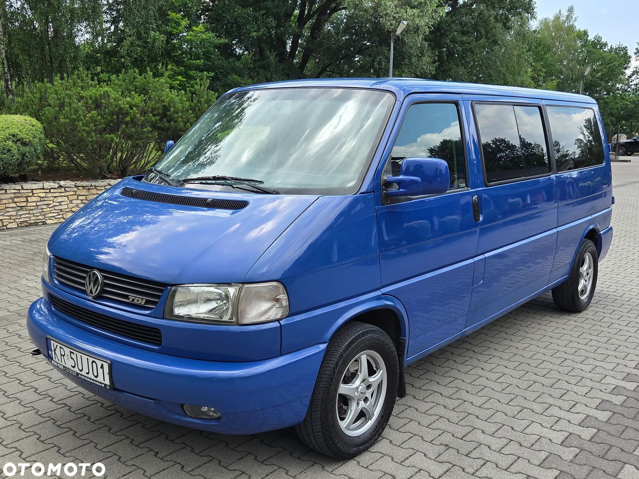 Volkswagen Caravelle - 1