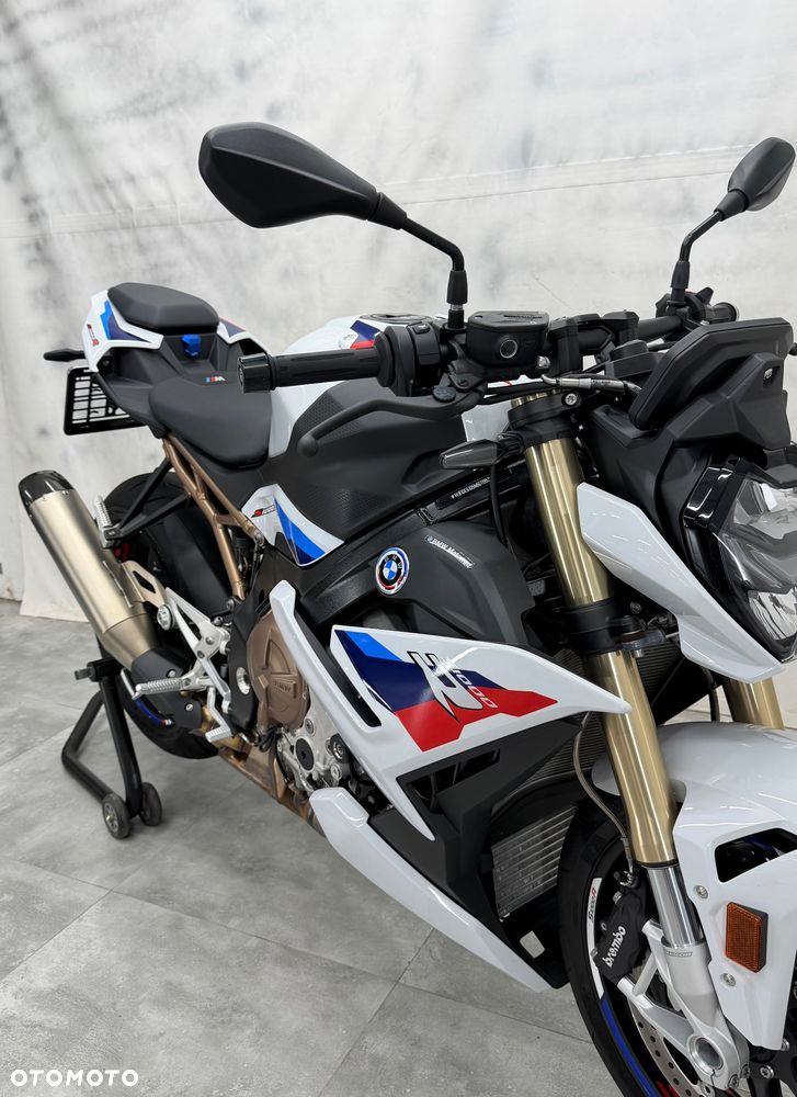 BMW S - 13